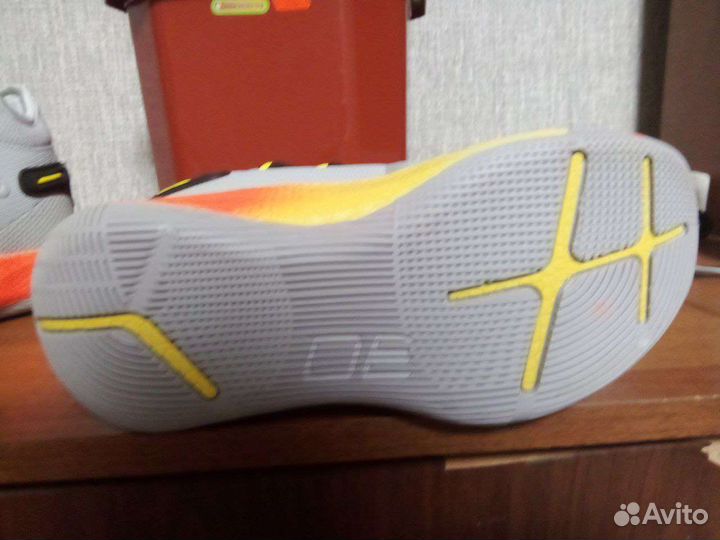 Баскетбольные кроссовки мужские