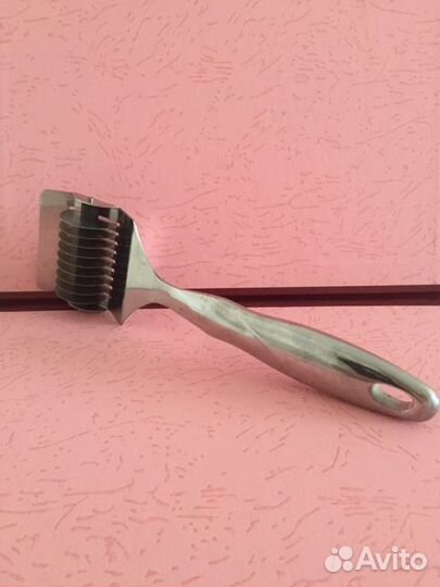 Роликовый нож для резки теста