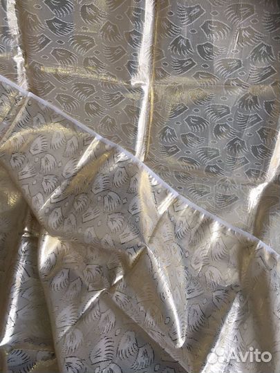 Ткани.Парча с золотыми нитями. Старинная