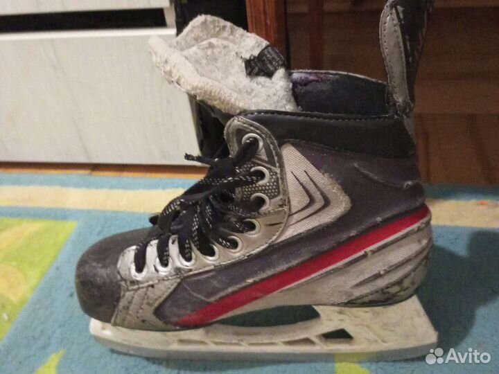 Хоккейные коньки бауэр