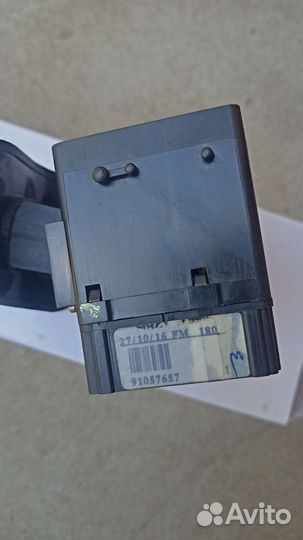 Подрулевой переключатель на LADA largus