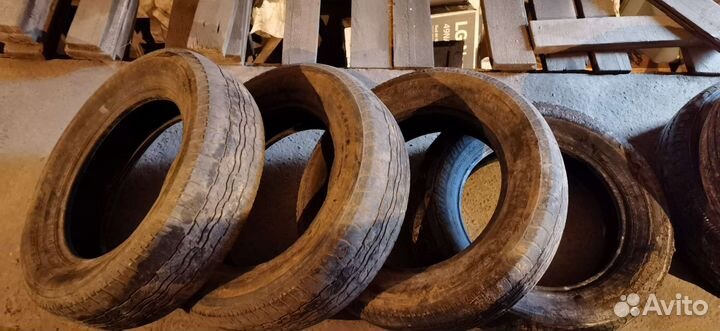 Bridgestone Dueler H/T 687 225/65 R17