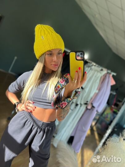 Шапка зимняя вязанная желтая