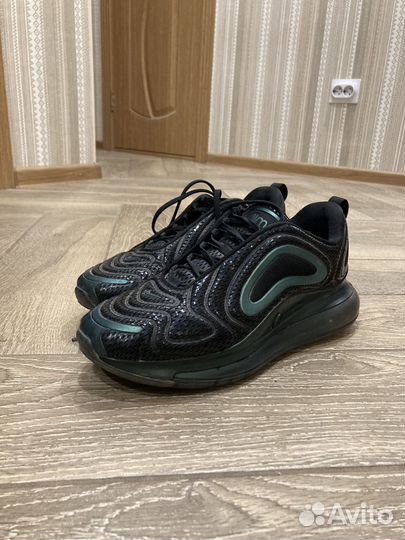 Nike air max 720 throwback future