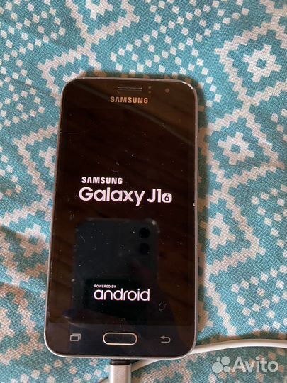 Телефон Samsung j1