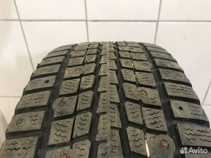 Dunlop SP Winter Ice 01 215/60 R16 95T