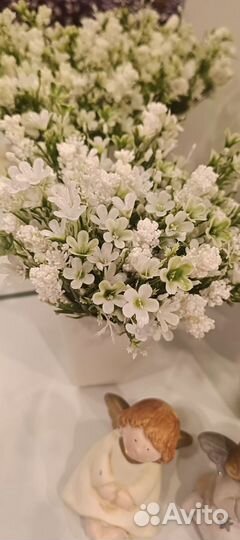 Цветочки искусственные былые