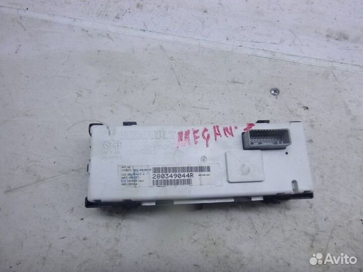 Дисплей информационный renault megane III 2009
