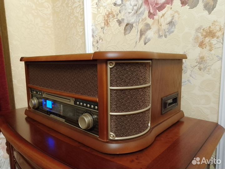 Музыкальный центр в стиле ретро