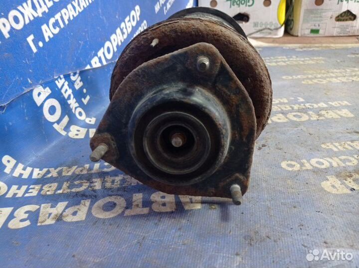 Передняя левая стойка амортизатора Hyundai Elantra