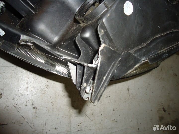 Фара левая (Subaru Outback)