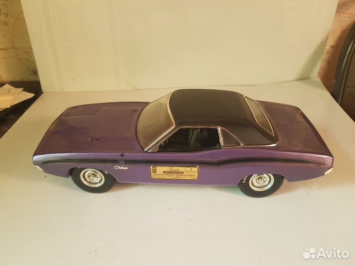 Ёмкость из-под виски в виде авто Dodge Challenger