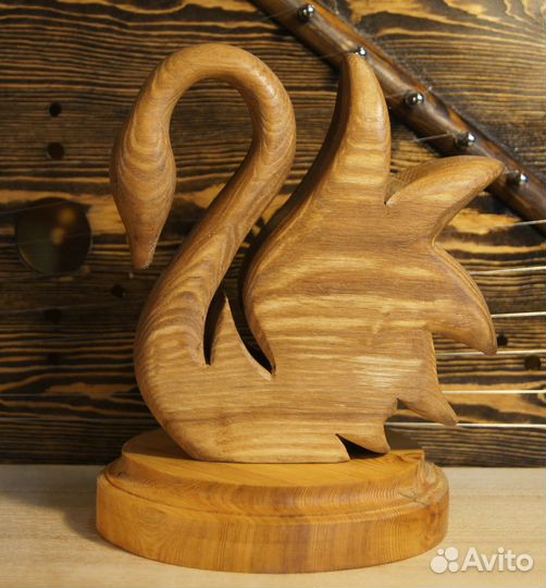 Лебедь из ясеня