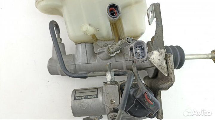 Главный тормозной цилиндр Toyota Crown Majesta