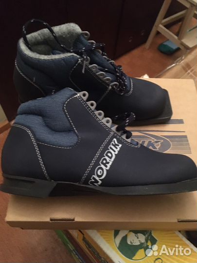 Лыжные ботинки