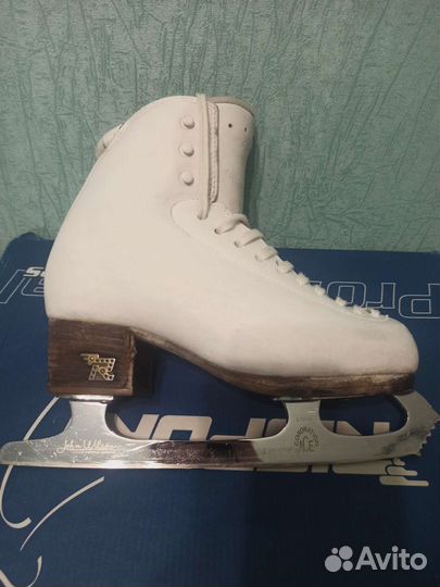 Фигурные коньки Risport rf3 230