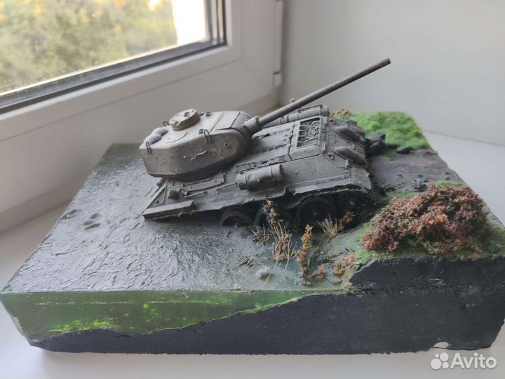 Диорама 1:35 танк Т- 34 в болоте
