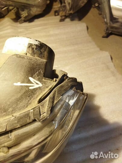 Фара левая Suzuki Grand Vitara