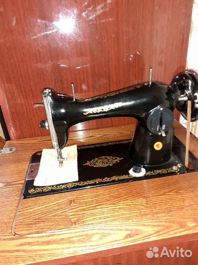 Швейная машина Подольск 142