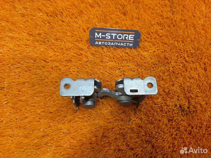 Замок капота Bmw 3-Series E90 N46B20B 2009