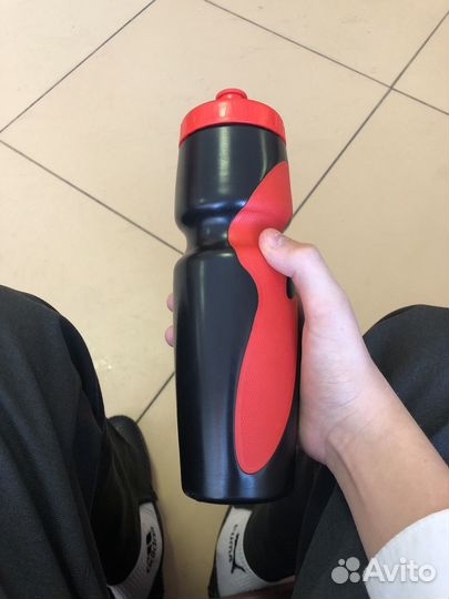 Пластиковая бутылка для воды футбольная