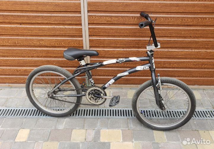 Трюковой велосипед BMX