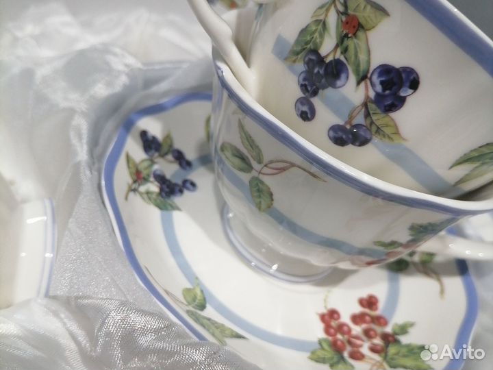 Чайные чашки с блюдцем