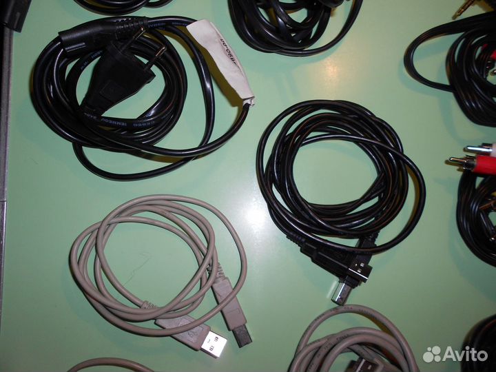 Различные кабели и адаптеры