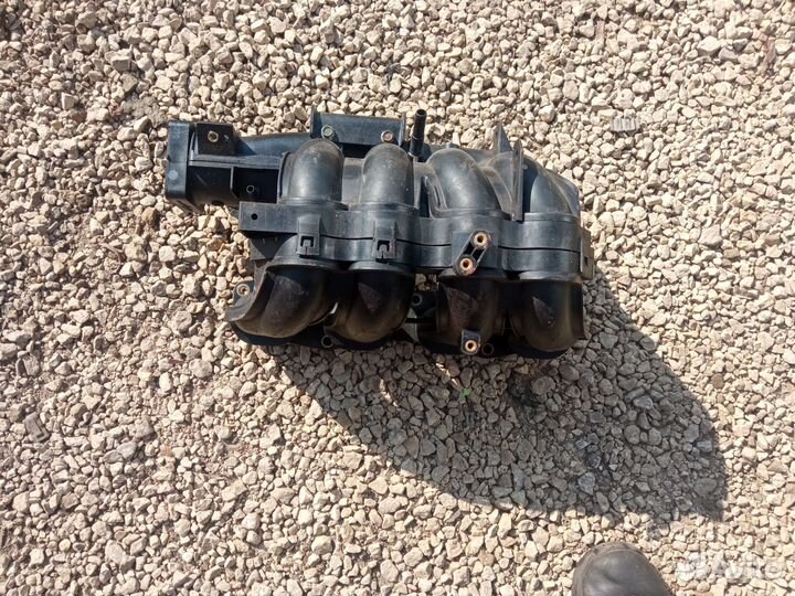 Коллектор впускной 2.0 Nissan Primera P12 QR20