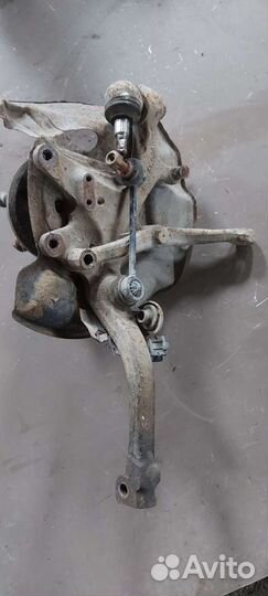 Поворотный кулак передний левый на Mercedes W140