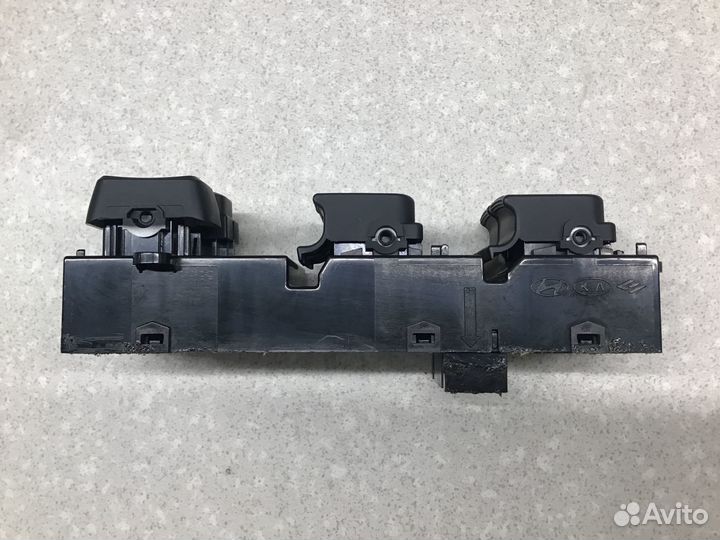Блок управления стеклоподъемниками Kia Optima III