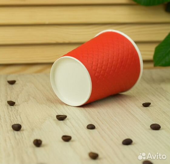 Двухслойные вафельные стаканчики красные