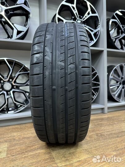 Yokohama Advan Sport V107 265/35 R20 99Y