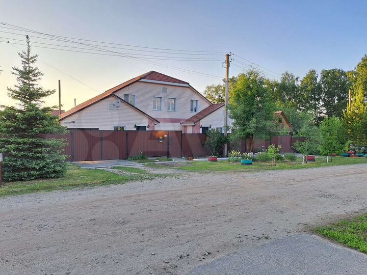 Дом 240 м² на участке 6,5 сот.