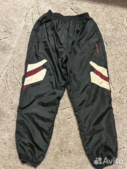 Мужской спортивный костюм в стиле 90х