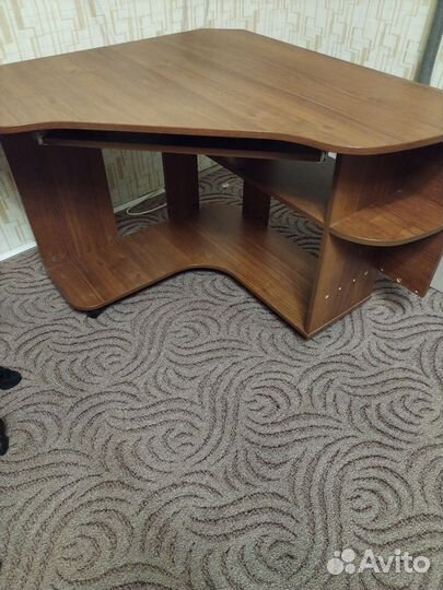 Компьютерный стол