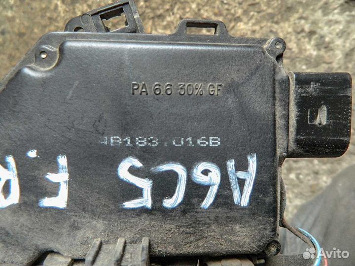 Замок двери передней правой Audi A6 C5