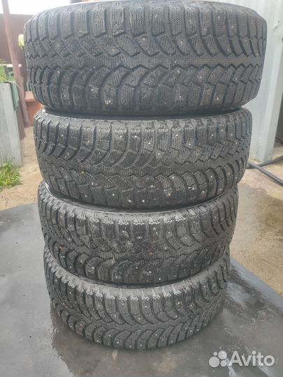 Bridgestone Blizzak Spike-01 225/60 R17 103T