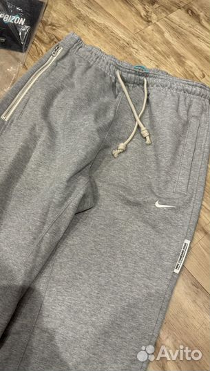 Штаны спортивные Nike