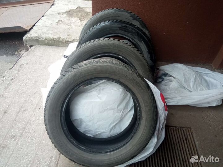 Hankook TH10 215/60 R17 90N