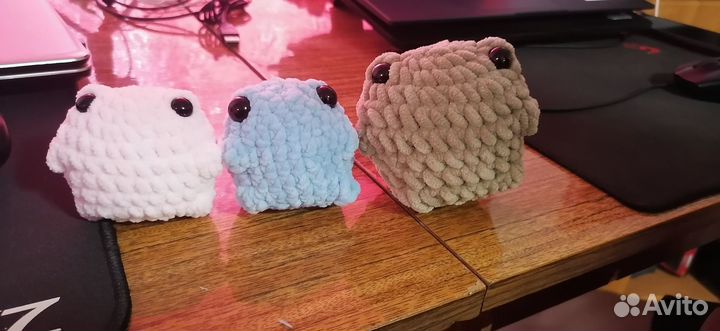 Лягушки из плюши