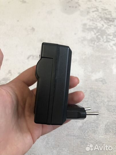 Зарядное для батареек Sony