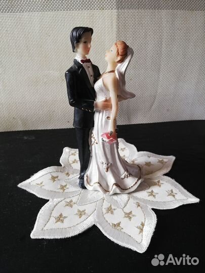 Статуэтка на свадебный торт