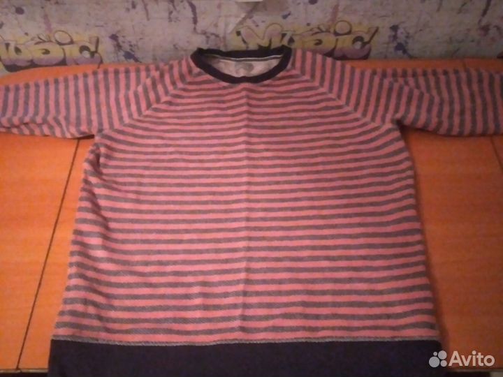 Кофта для мальчиков черно красное в полоску