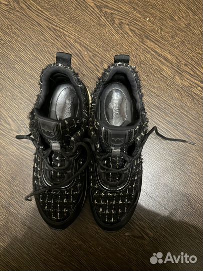 Кроссовки женские