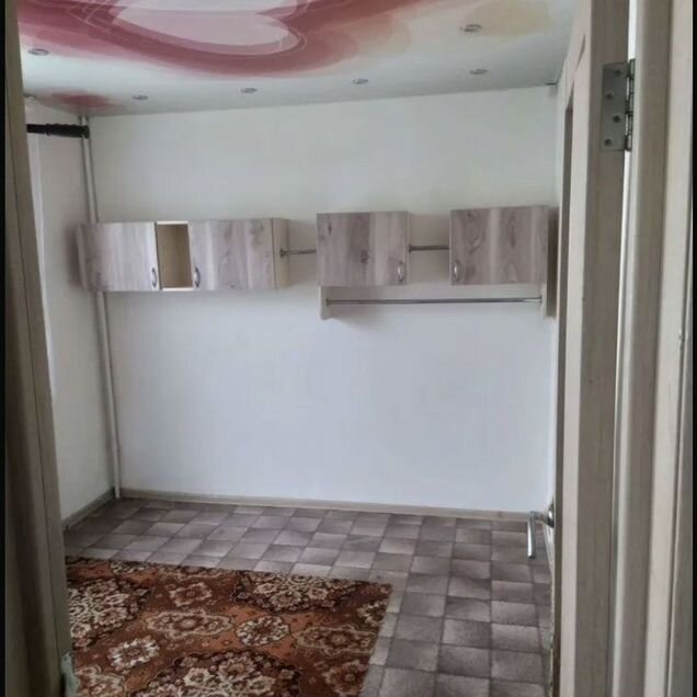 Комната в 3-к., 8/9 эт.