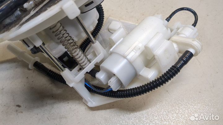 Насос топливный электрический Toyota iQ, 2009