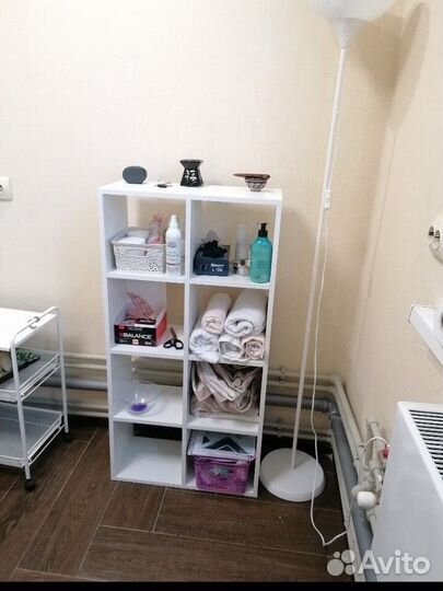 Стеллаж для салона красоты