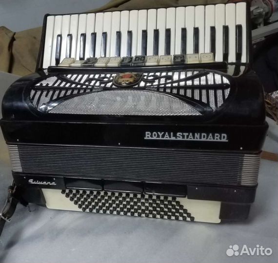 Аккордеон Royal Standard Silvana