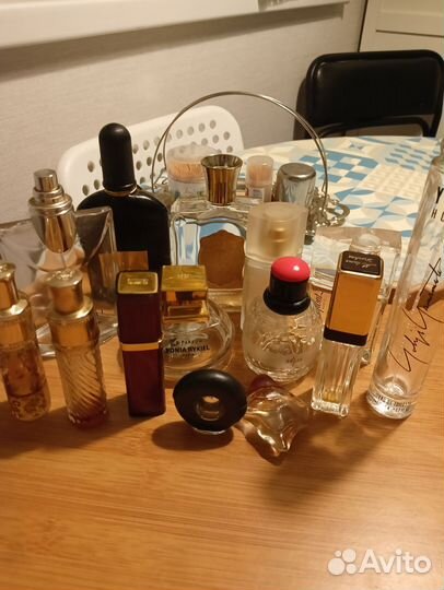 Лот флаконов от парфюмерия